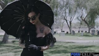 Hot Goth MILF Lily Lane