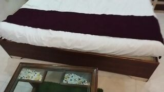 Seeing the stepbrother's big penis, the stepsister was shocked, the stepbrother got the opportunity and fucked Hindi audio, xxx, porn, mms, college girl nude, Indian desi style sex.