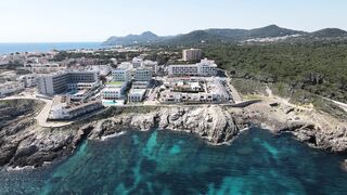 Slim Brunette Slut Showing off Her Skills in POV