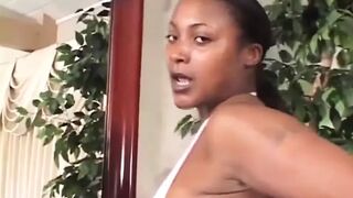 Big ass black girl pussy licking pussy fucking in dogging position