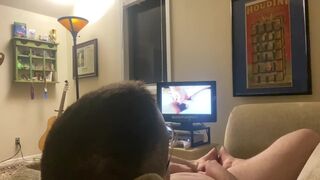 FtM rubs clit and rides pillow while watching porn