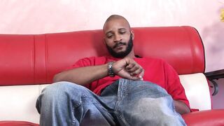 Tattooed small tits chick gets creampied