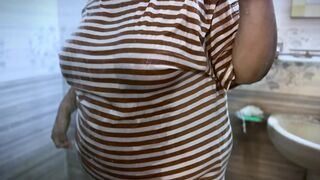 Bada Dodh Wali Cacci - Indian Big ass & Huge Boobs Sexy Hot Aunty Shower in my toilet then i caught her and record & fuck her