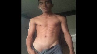 Me jalo el ganso cuando me excito