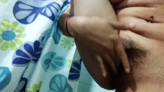 Orgasmic hot latina fuck her holes and big squirt !