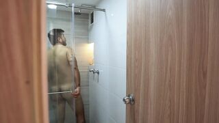 Horny Neighbor Comes to My House to Take a Bath and We End up Fucking in the Middle of Tiktok Live