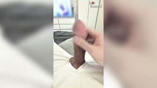 Chilled-out Wank in White Thermals While Watching Porn