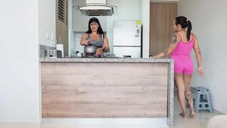 Ups!!! I Fucked My Friend's Boyfriend in Front of Her, While She Prepares Lunch