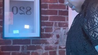 SHE GAVE ME THE PUSSY WHILE EVERYONE WAS ASLEEP