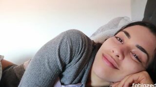 "Buenos días, estoy muy mojada, penetrame!" - Novia Caliente Fantasía POV