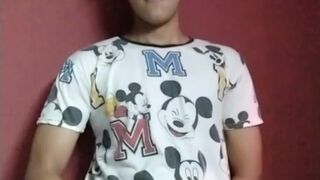 Alan Tokers sé despierta caliente y sé masturba