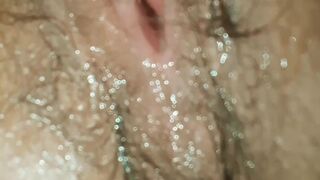 Metiéndome un consolador y acabando mucho ????