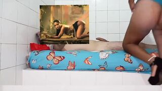 Friend Comes Home at Night When I Invite Her to Watch Netflix but She Ends up Swallowing a Big Cock She Is From New York United