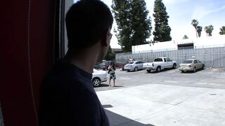 Beautyful wet cooch of chica expects wide open for big dick pump it