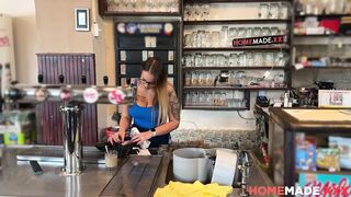 HomemadeXXX - Busty Czech Barmaid Jennifer Mendez gives Titjob to Random Client