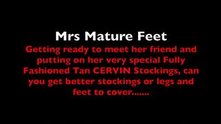 Mrs Mature Feet getting ready for a visitor 400