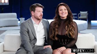 WIFEY Gorgeous Curvy Hotwife Lacy Gets Blindfolded For The Ultimate Gangbang Surprise