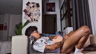 QUE RICA FOLLADA! llegó de jugar futbol con ganas de meter la verga